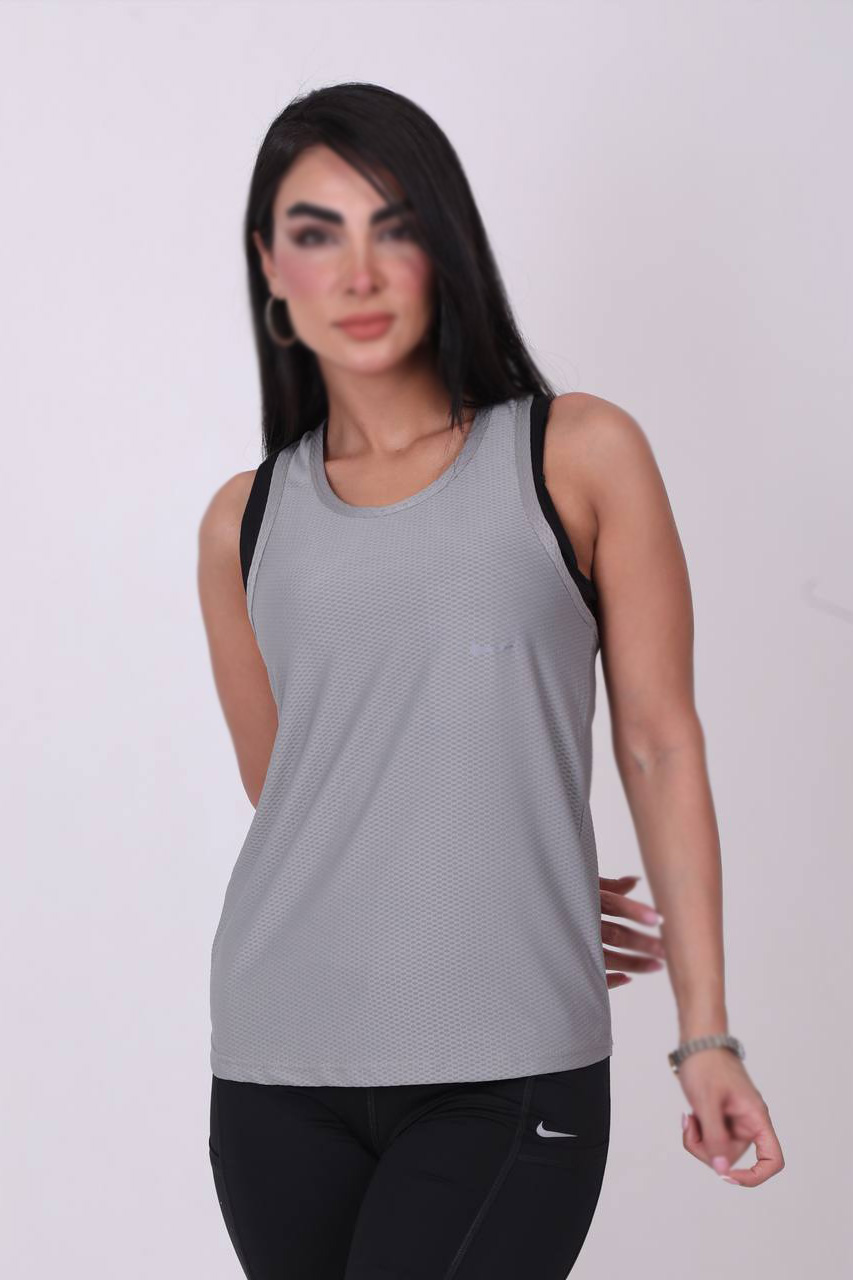 تاپ ورزشی زنانه نایک حرفه ایی